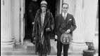 Amelii přijal v Bílém domě prezident Calvin Coolidge (1928).