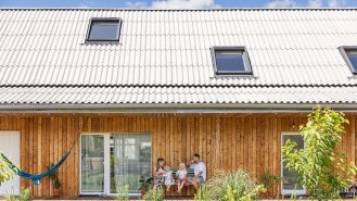 Dům plný světla, kam na návštěvu můžete přijet i parníkem