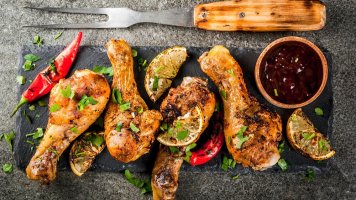 Kuřecí stehýnka v pikantní chilli marinádě