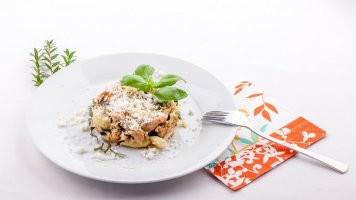 Bulgur s cuketou, ricottou a bazalkou