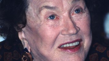 Julia Child (†91): Šéfkukařka, která se do 30 let bála kuchyně jako čert kříže