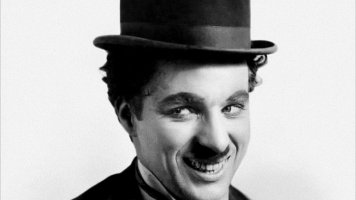 Charlie Chaplin (†88): 9 obrazů se života nenapravitelného sukničkáře