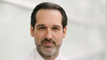 Sexuální turistika pohledem infektologa: MUDr. David Jilich, infektolog a vedoucí Národního HIV/AIDS centra na Klinice infekčních nemocí FNB