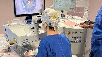 Nemoc „krátkých“ rukou vyřeší laser