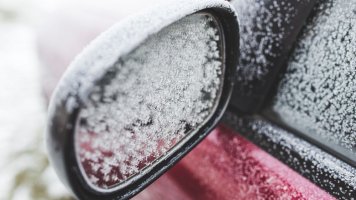 11 nejčastějších chyb řidičů a řidiček v zimě