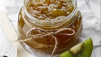 Džem z kiwi a rebarbory