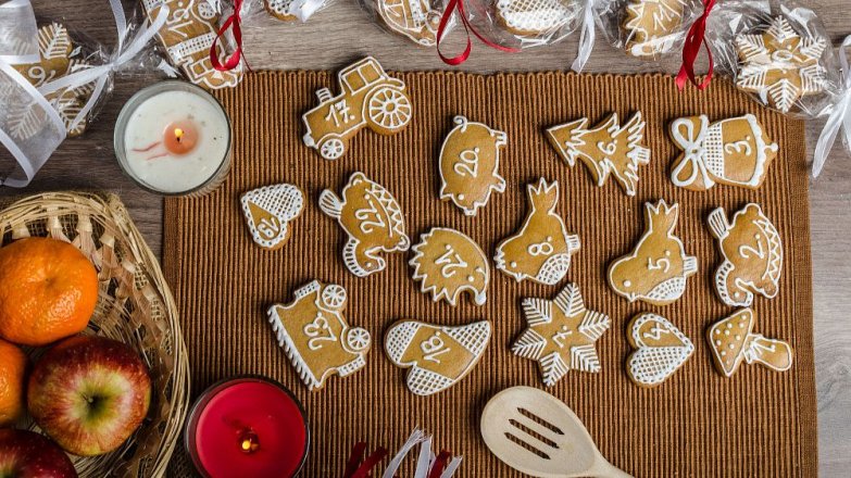 Medový perníkový adventní kalendář