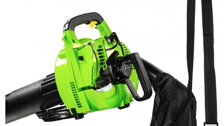 Vysavač a fukar na listí