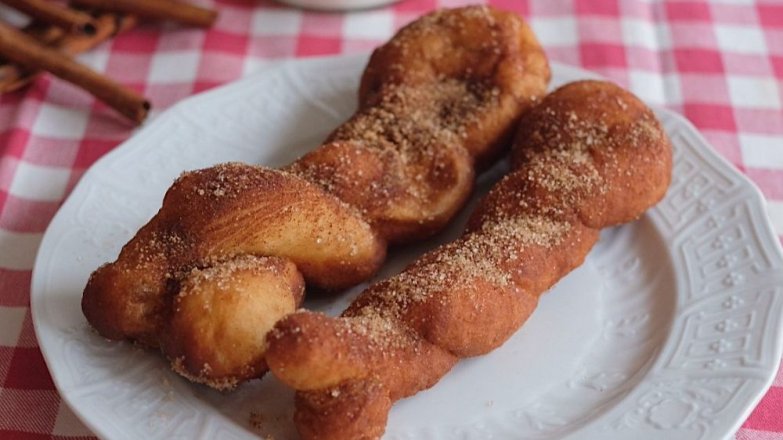 Masopustní skořicové koblížky ze špaldy