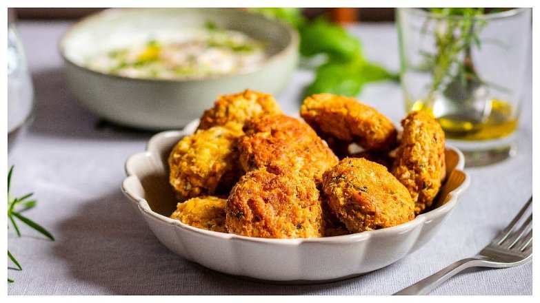 Falafel s bylinkovým dipem